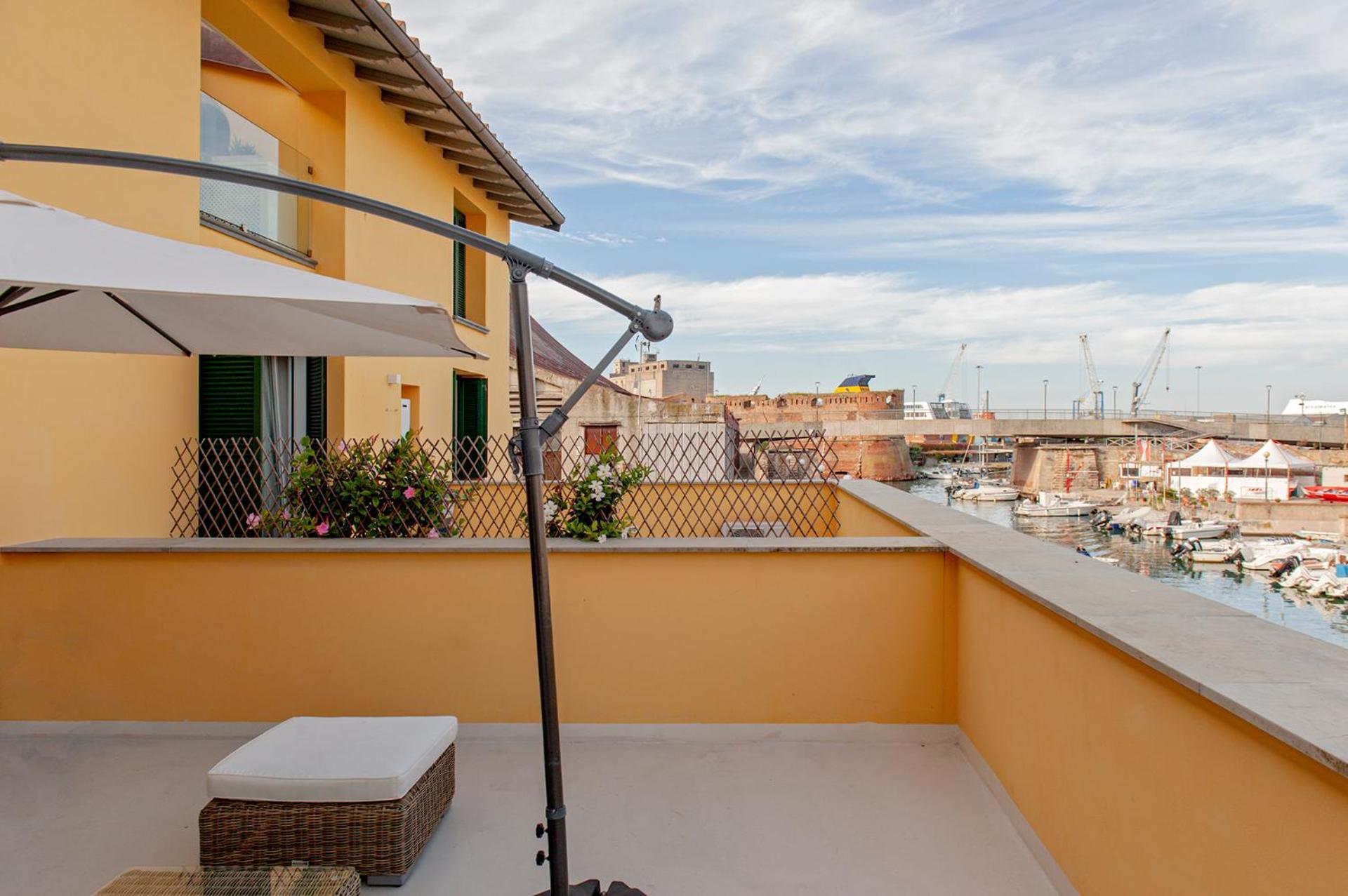 Waterfront Balcony I Grani 2 Resort Style Suite Livourne Extérieur photo